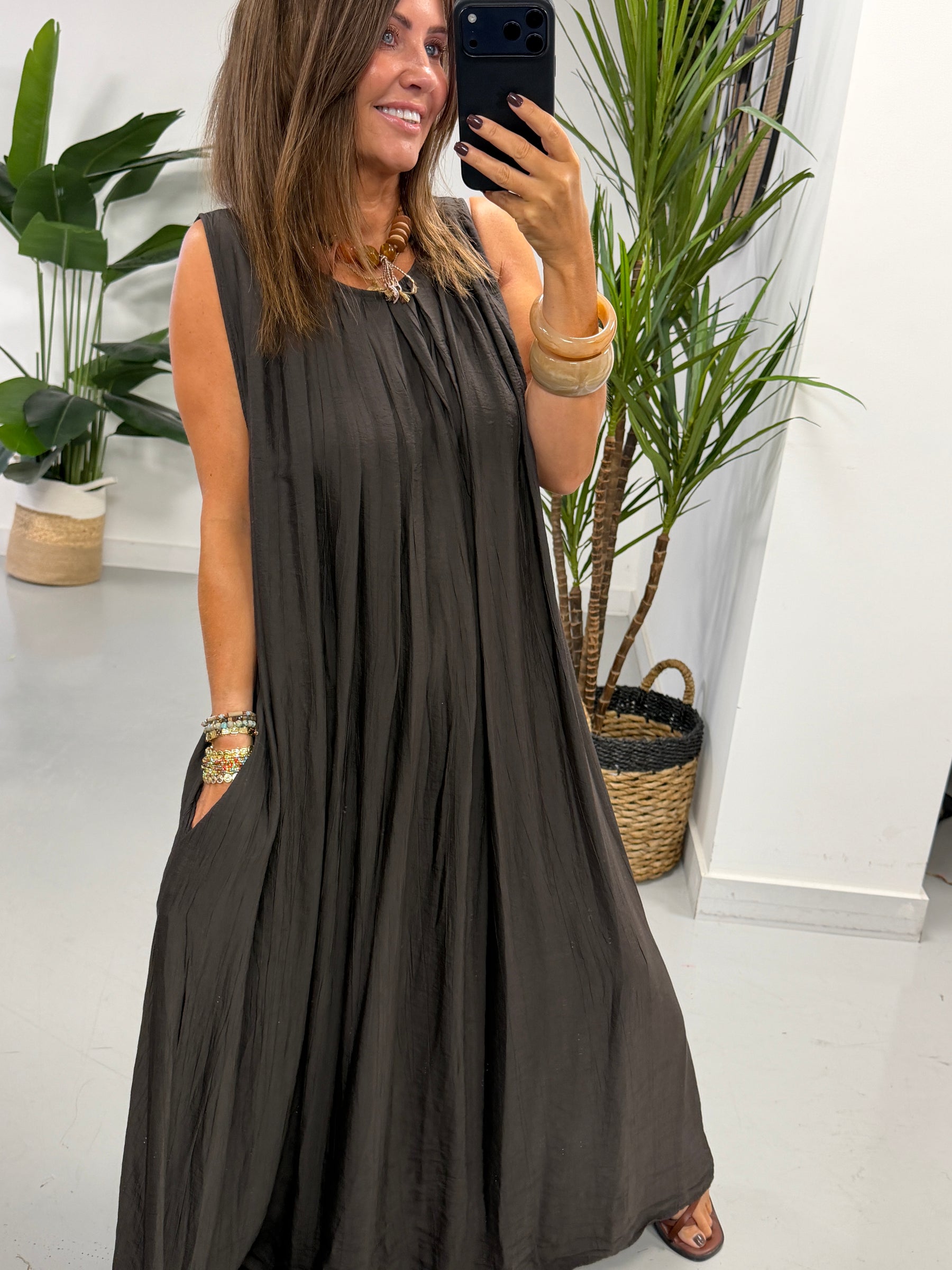 Crinkle Maxi Dress - Chocolate