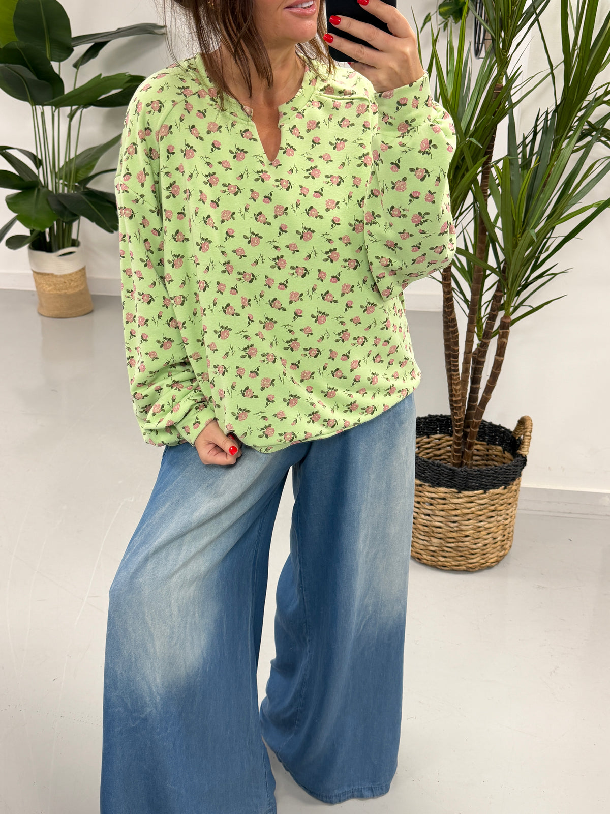 The Vintage Ditsy V Neck - Apple (Special Buy - No Blue Light)