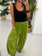 The Barrel Needlecord Joggers - Pistachio
