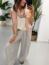 The Gingham Button Barrel Trousers - Mocha