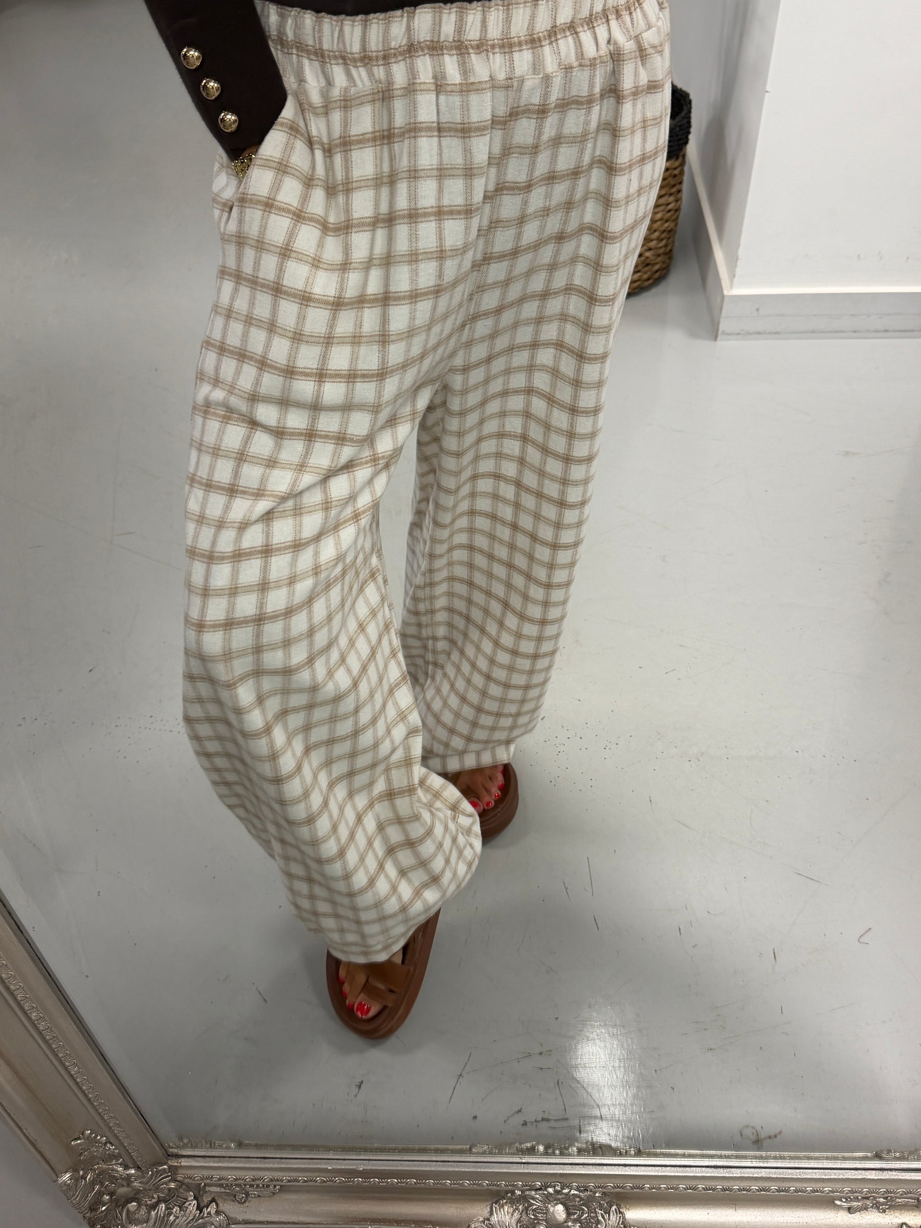 The Charlbury Check Joggers - Cream
