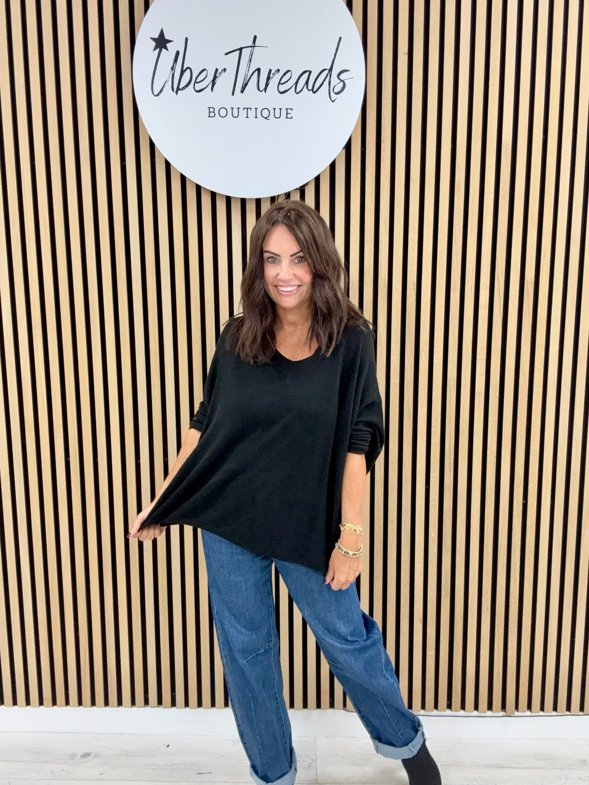 The Casual Loose Knit - Black