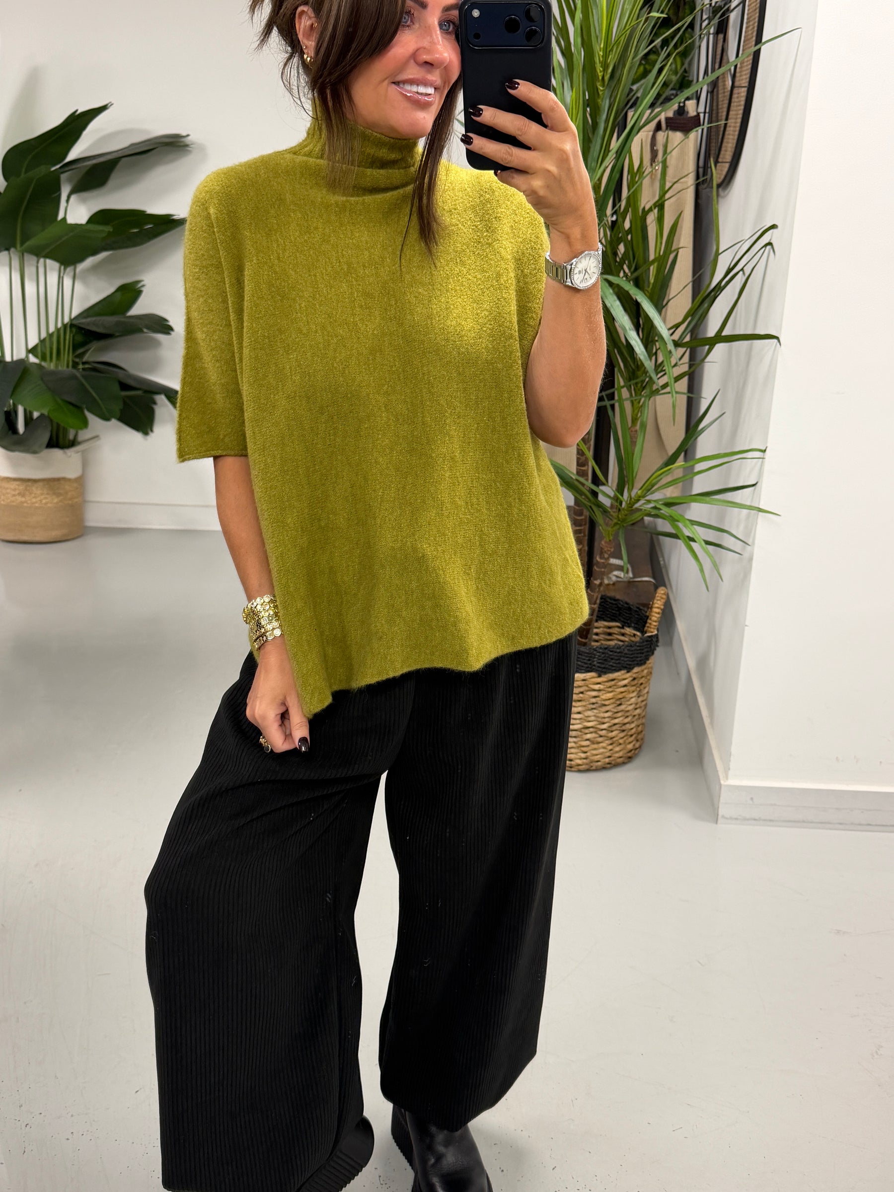 Oakley Crop Sleeve Knit - Pistachio (Due in next couple of days)