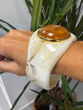 Thick Resin Light Cream Bangle (Round Amber Stone)