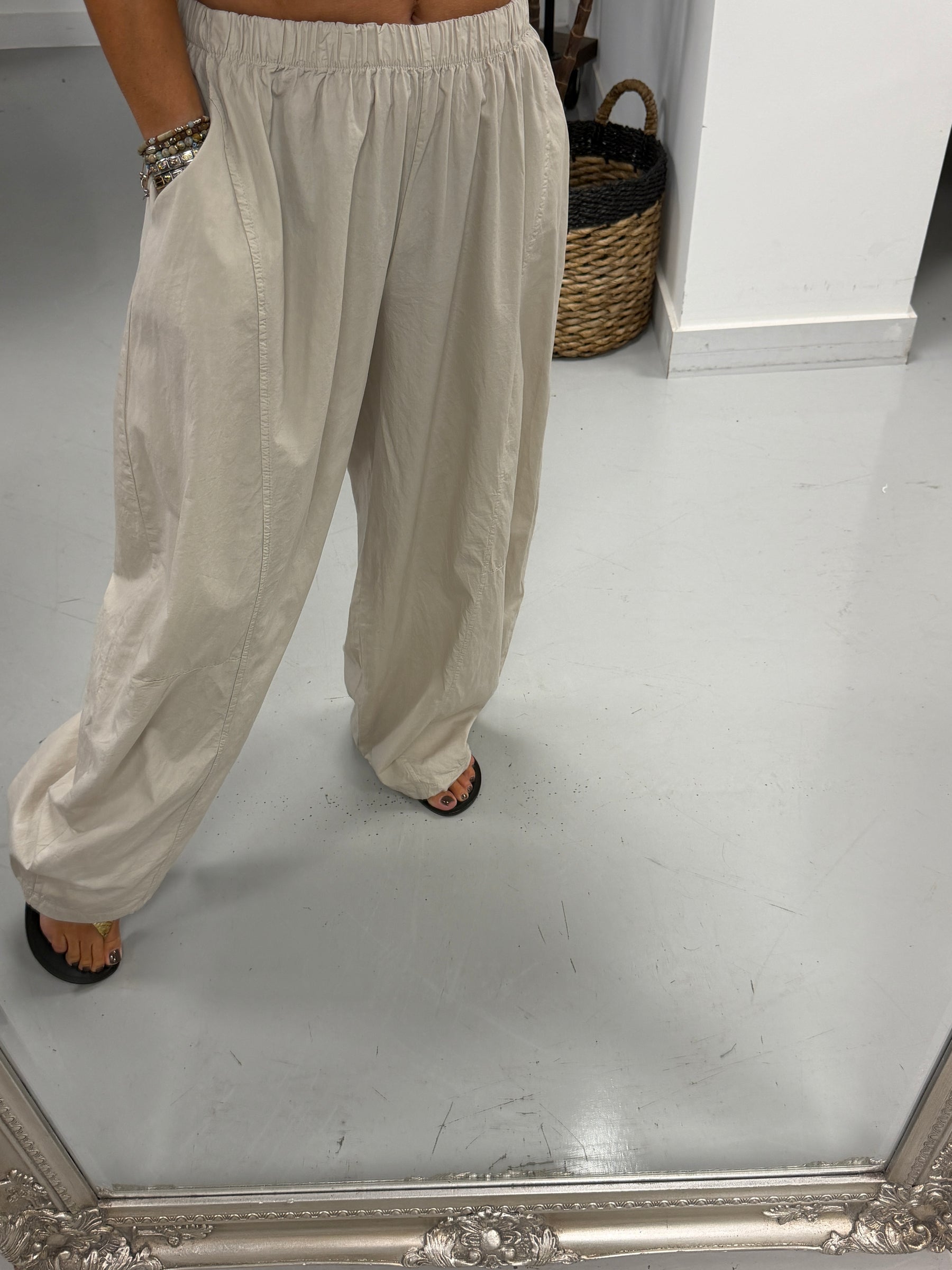 The LuLu Barrel Trouser - Stone