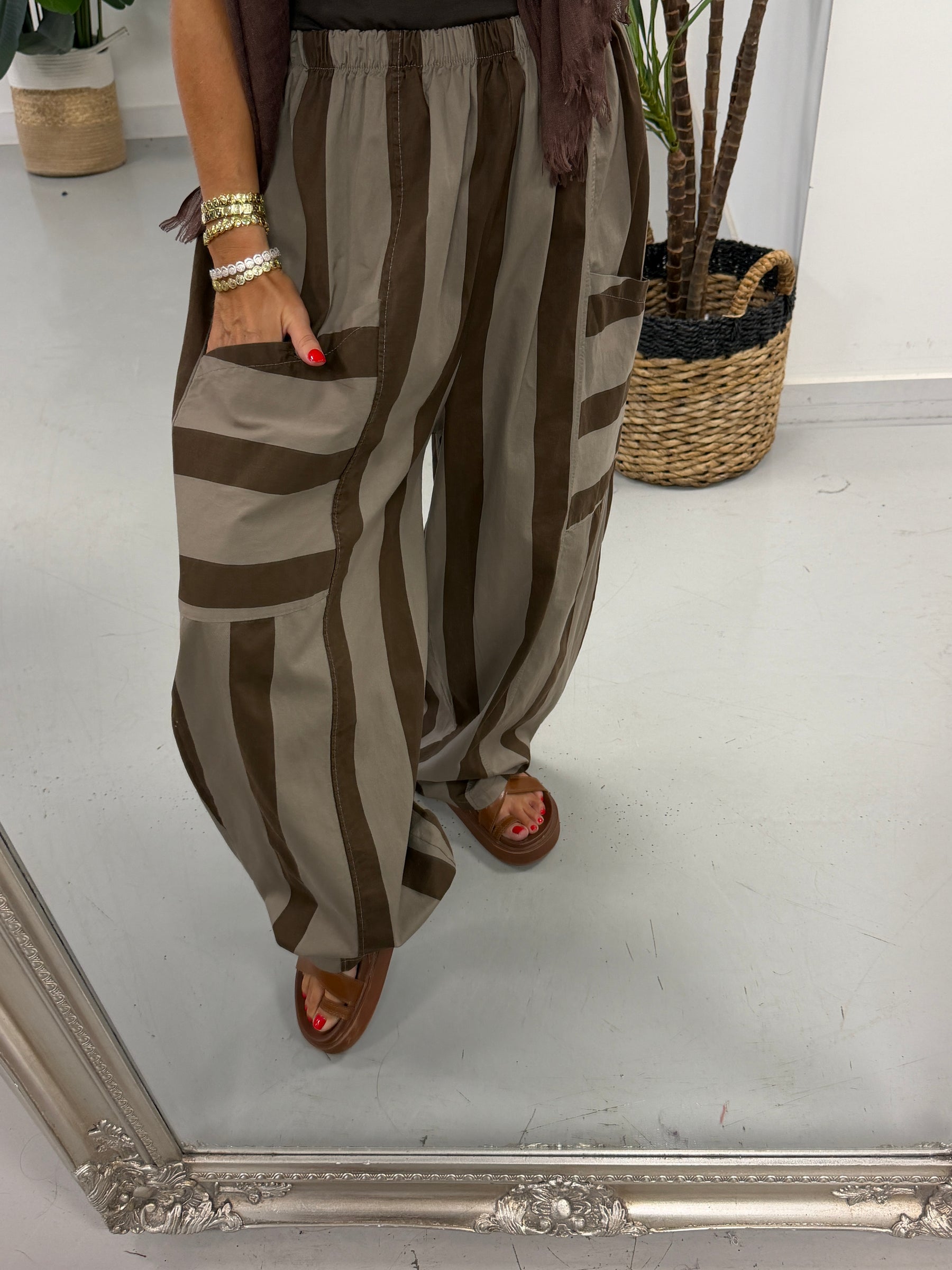 Bailey Wide Stripe Barrel Pants - Taupe/Light Chocolate