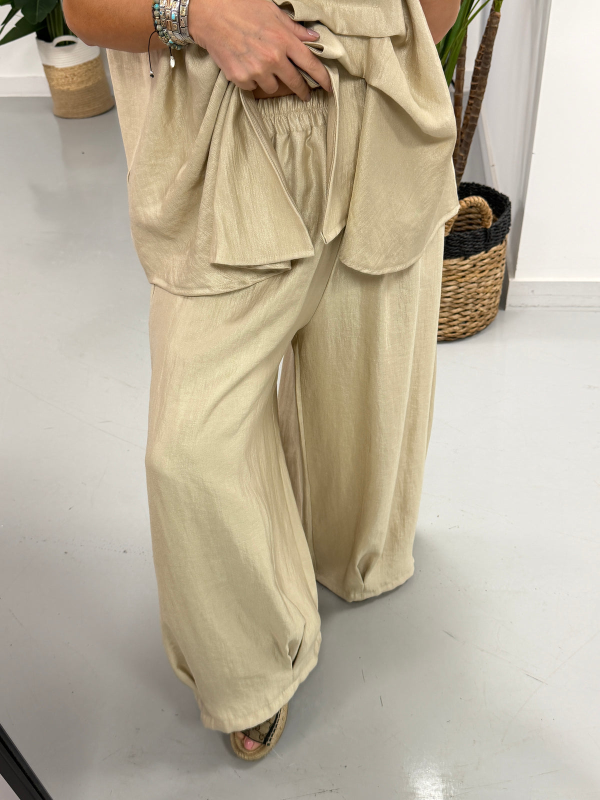 I.D Arizona Wide Leg Trouser - Oyster