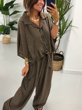 The Crinkle Button Tie Shirt - Chocolate
