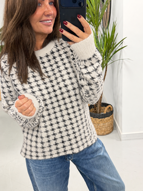 Super Soft Dogtooth Knit - White
