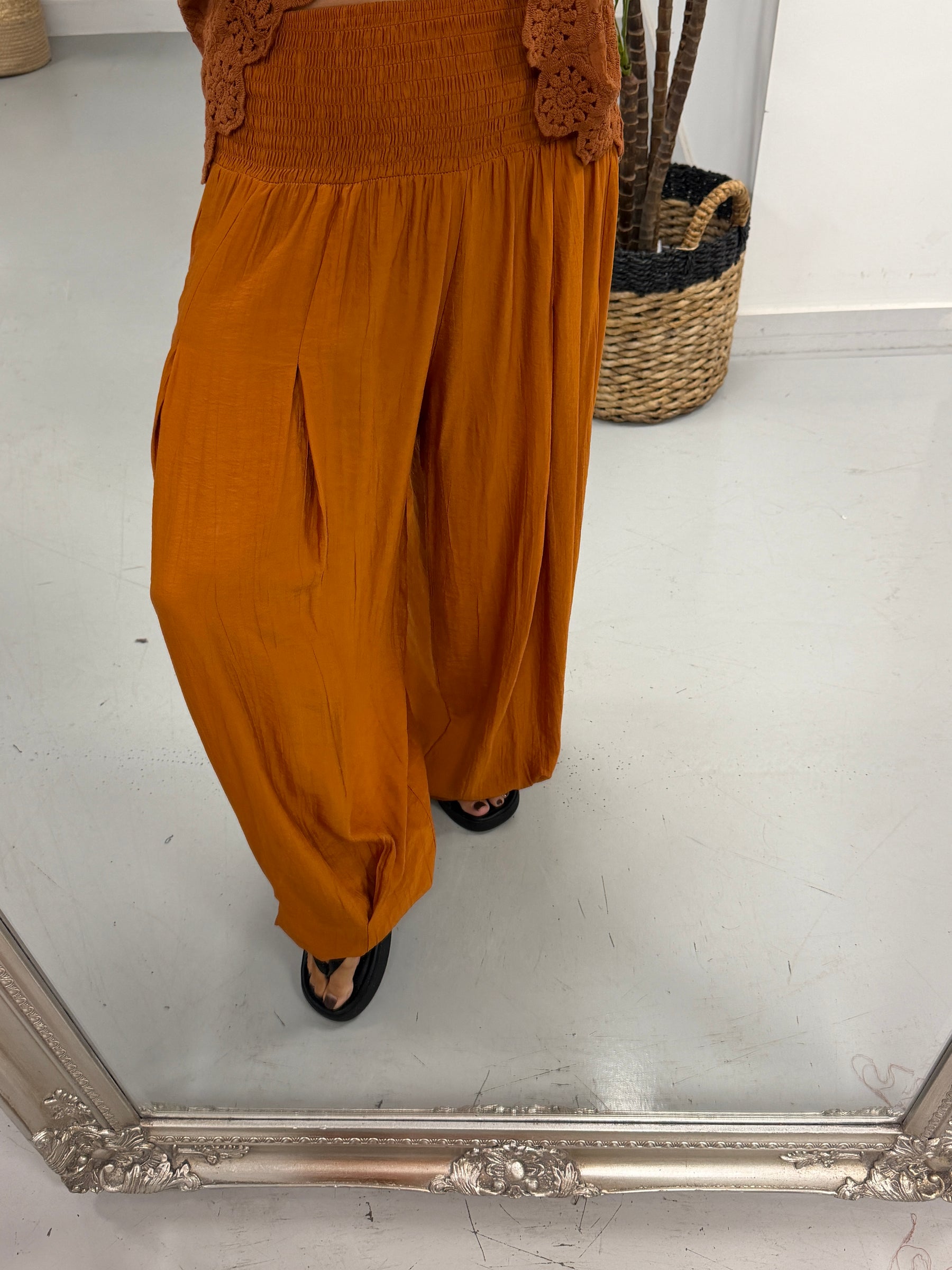 The Shirred TicToc Crinkle Balloon Trouser - Rust