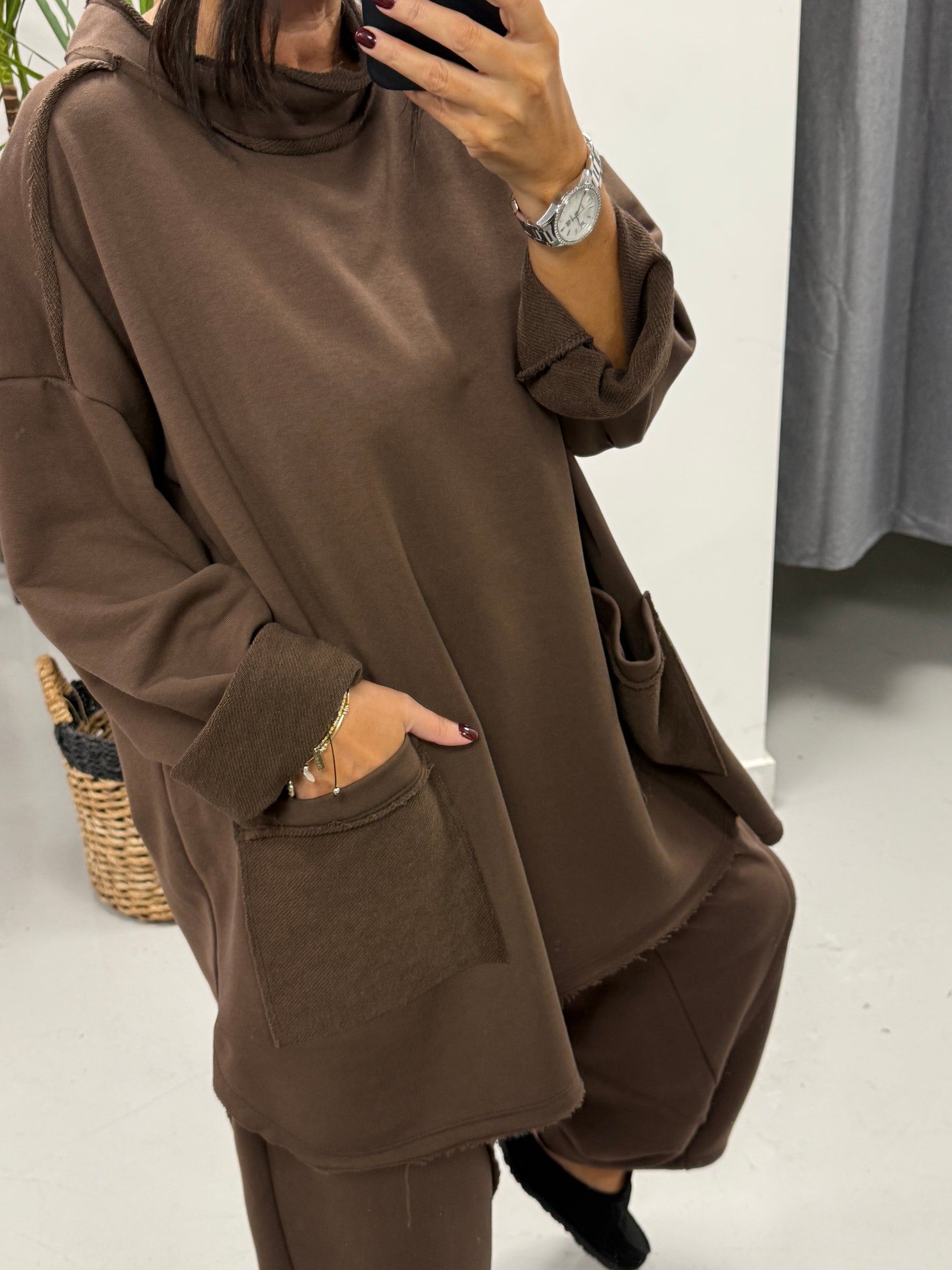 The Deluxe Weekend Collection Double Pocket Tunic - Chocolate