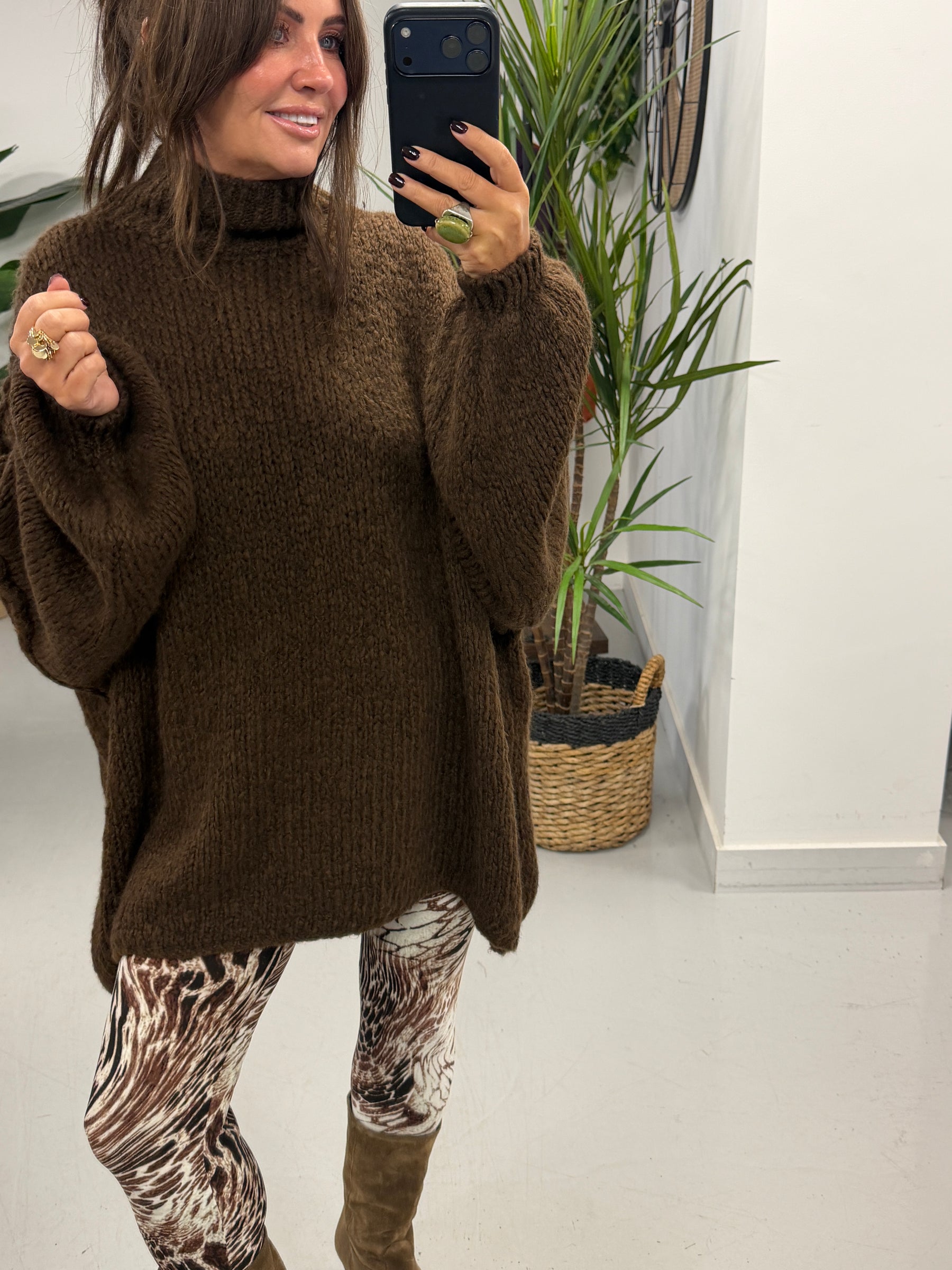 The Rustic Soft Knit - Chocolate