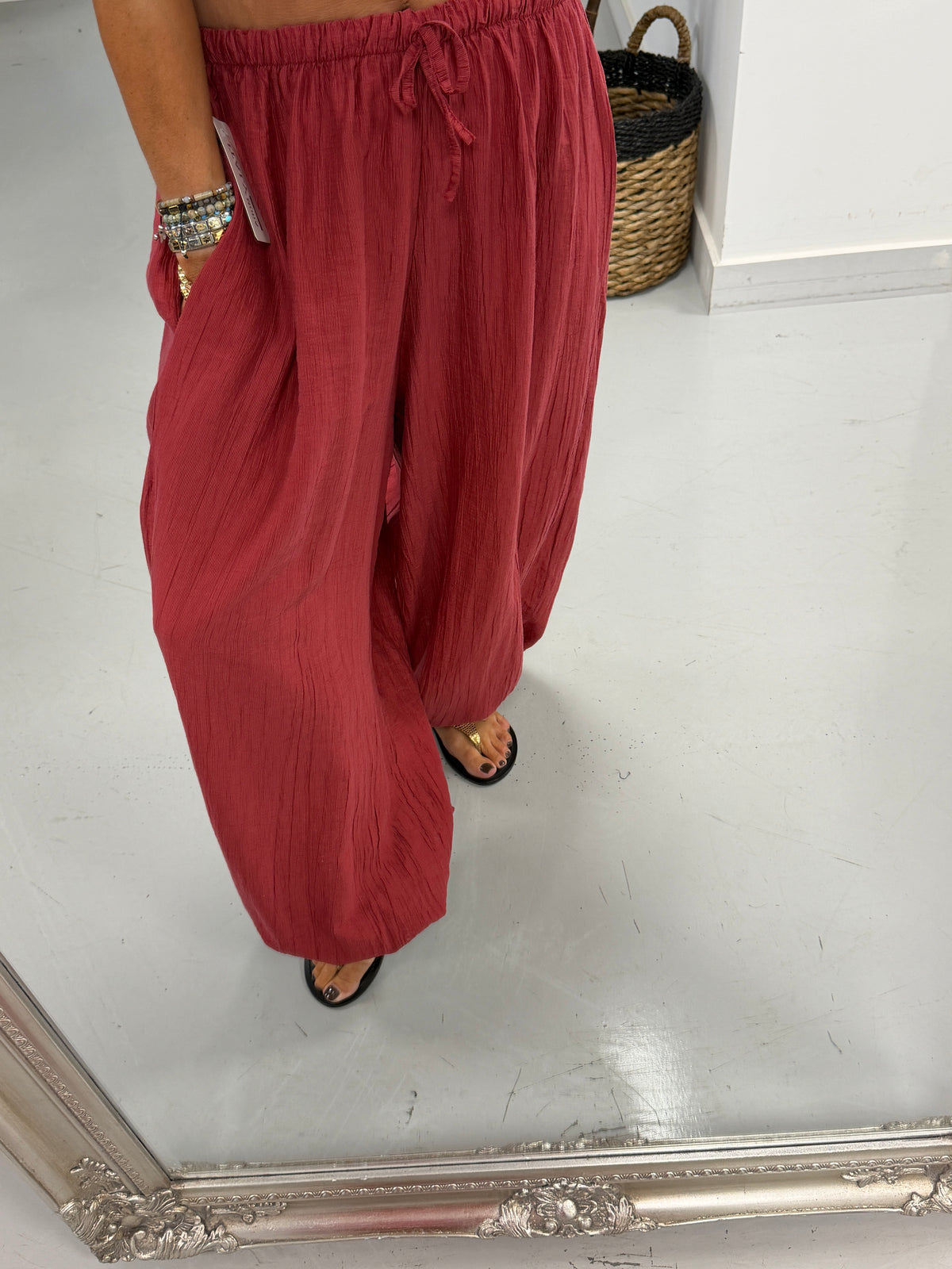 The OG TicToc Crinkle Balloon Trousers - Wine