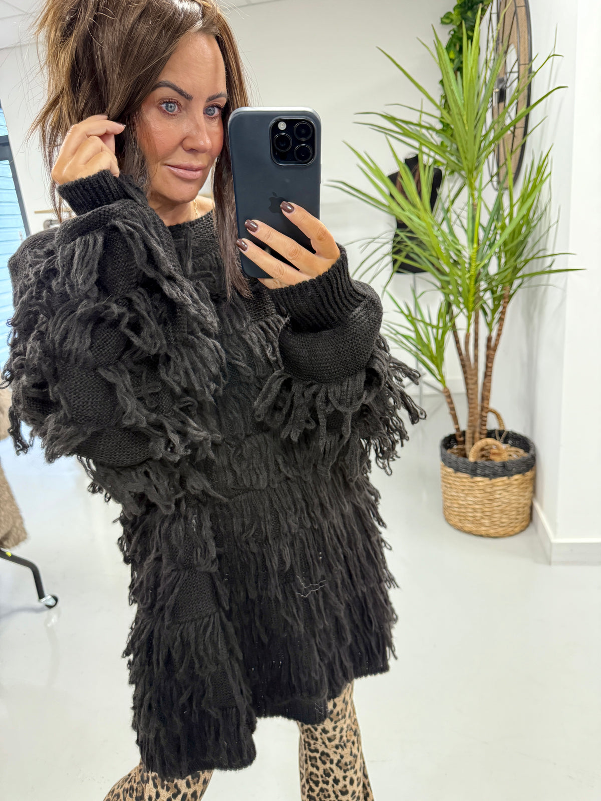 The Shaggy Long Line Jumper - Black
