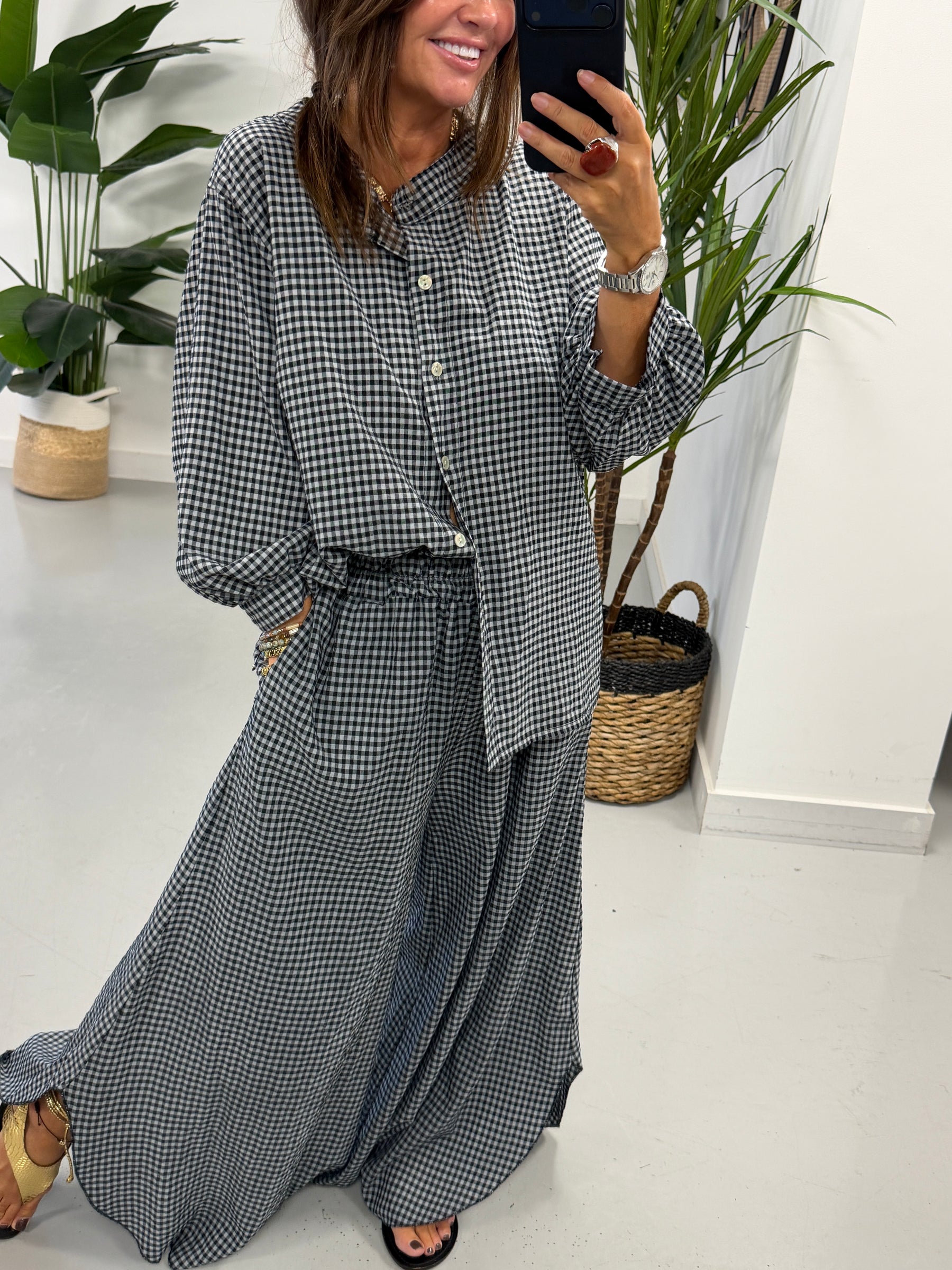 The Gingham Button Shirt - Black