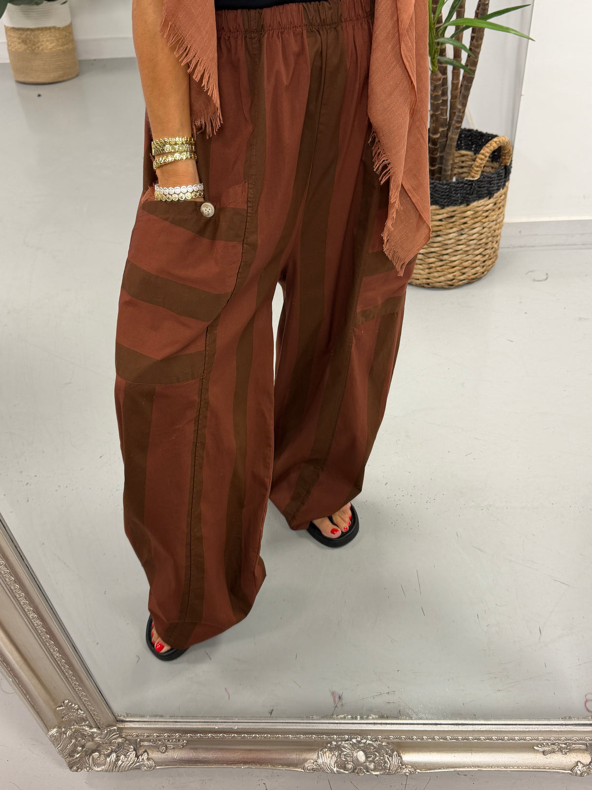 Bailey Wide Stripe Barrel Pants - Rust