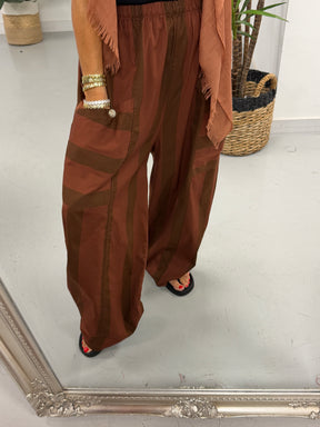 Bailey Wide Stripe Barrel Pants - Rust