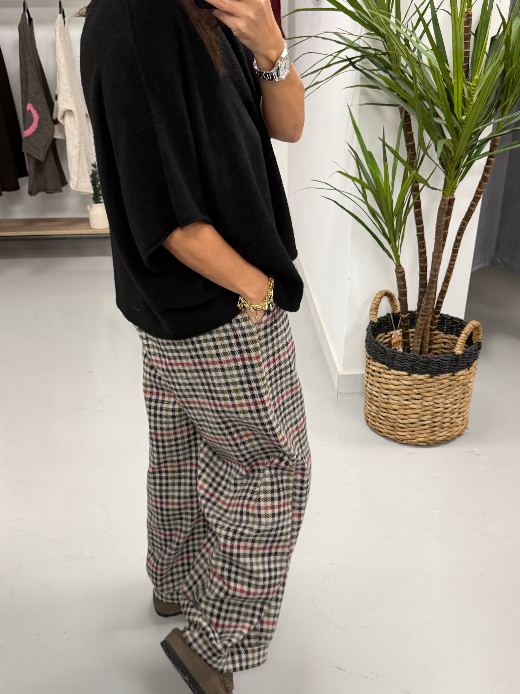 Gracie Crop Sleeve Knit - Black