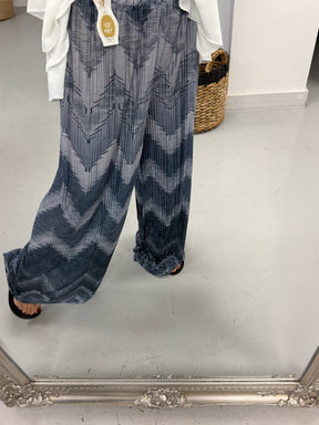ZigZag Plisse Summer Trouser - Grey