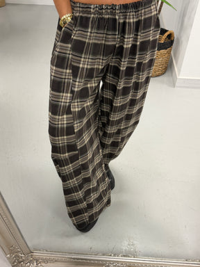 The Clyde Plaid Barrel Trousers - Chocolate  (Size 12-16)