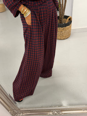 The Autumn Check Barrel Trousers - Wine/Navy