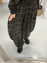 The Herritage Check Barrel Needlecord Joggers - Chocolate/Black  (Size 12-18)