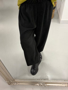 The Cambridge Cord Balloon Trousers - Black (Size 12-16)