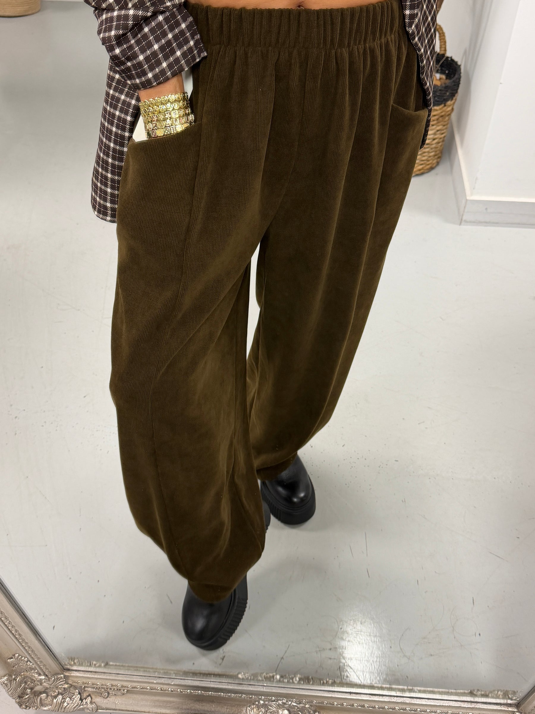 The Charleston Cord Pocket Barrel Trousers - Chocolate (Size 12-18)
