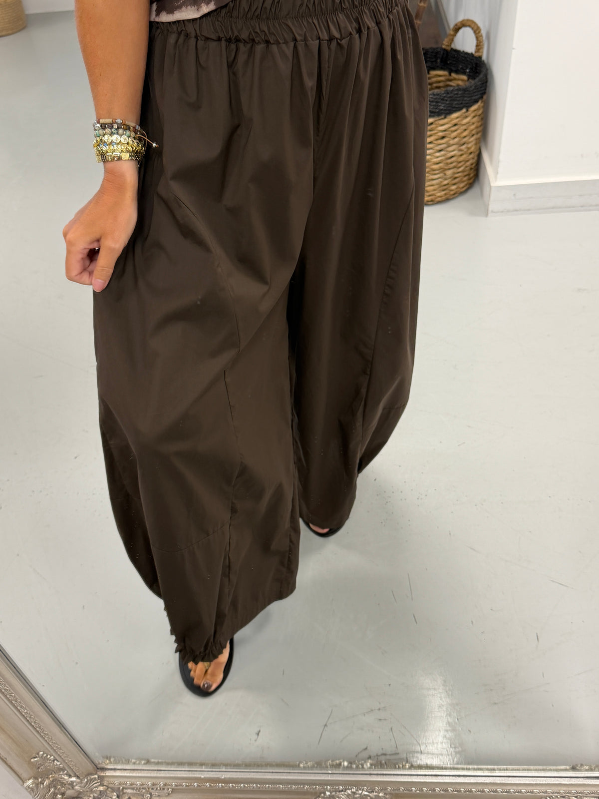 The Urban Ruched Hem Barrel Trouser - Chocolate