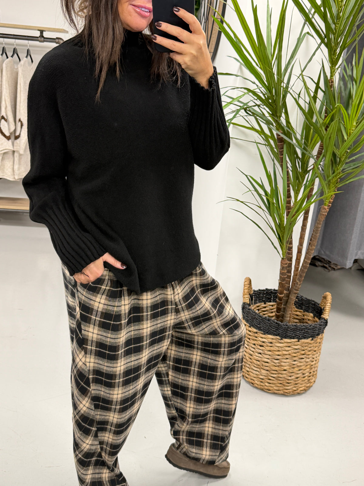 Ribbed Sleeve Knit - Black