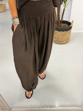 The Shirred Balloon Trouser - Chocolate
