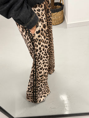 Animal Stripe Jogger (mid shade) - Black Stripe