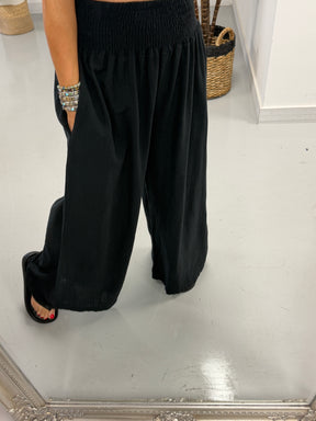 The Alessia Rustic Palazzo’s - Black