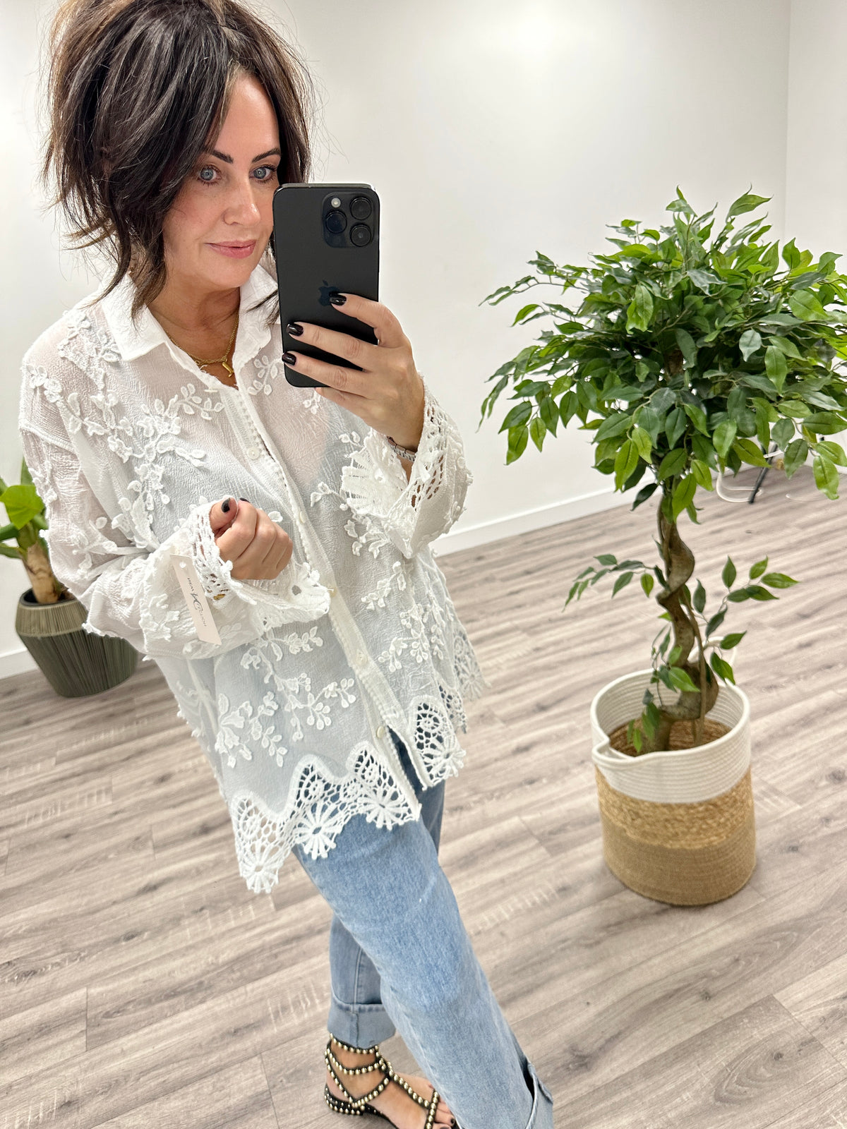 The Willow Embroidered Shirt - White
