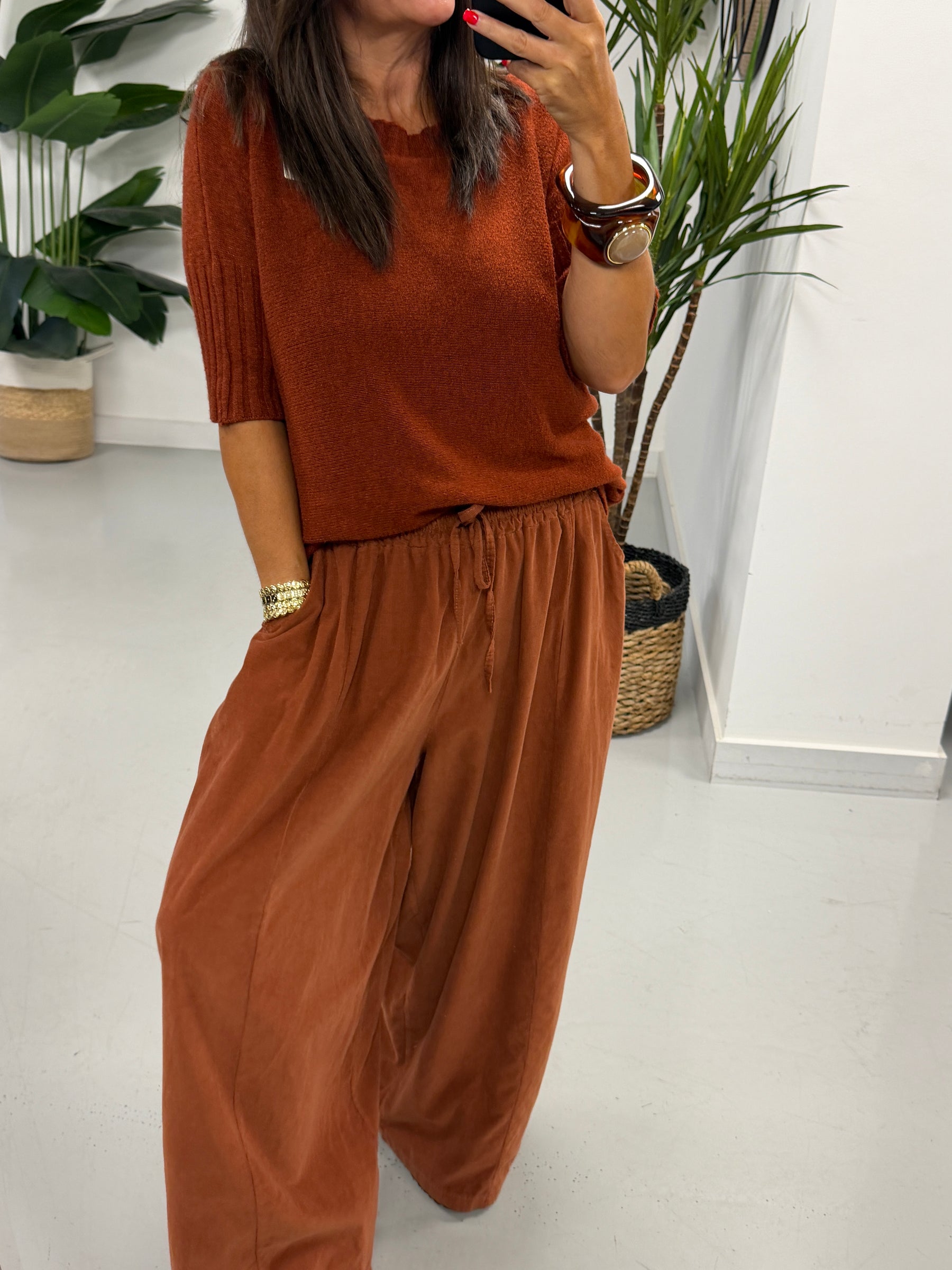 The Barrel Drawstring Needlecord Joggers - Rust