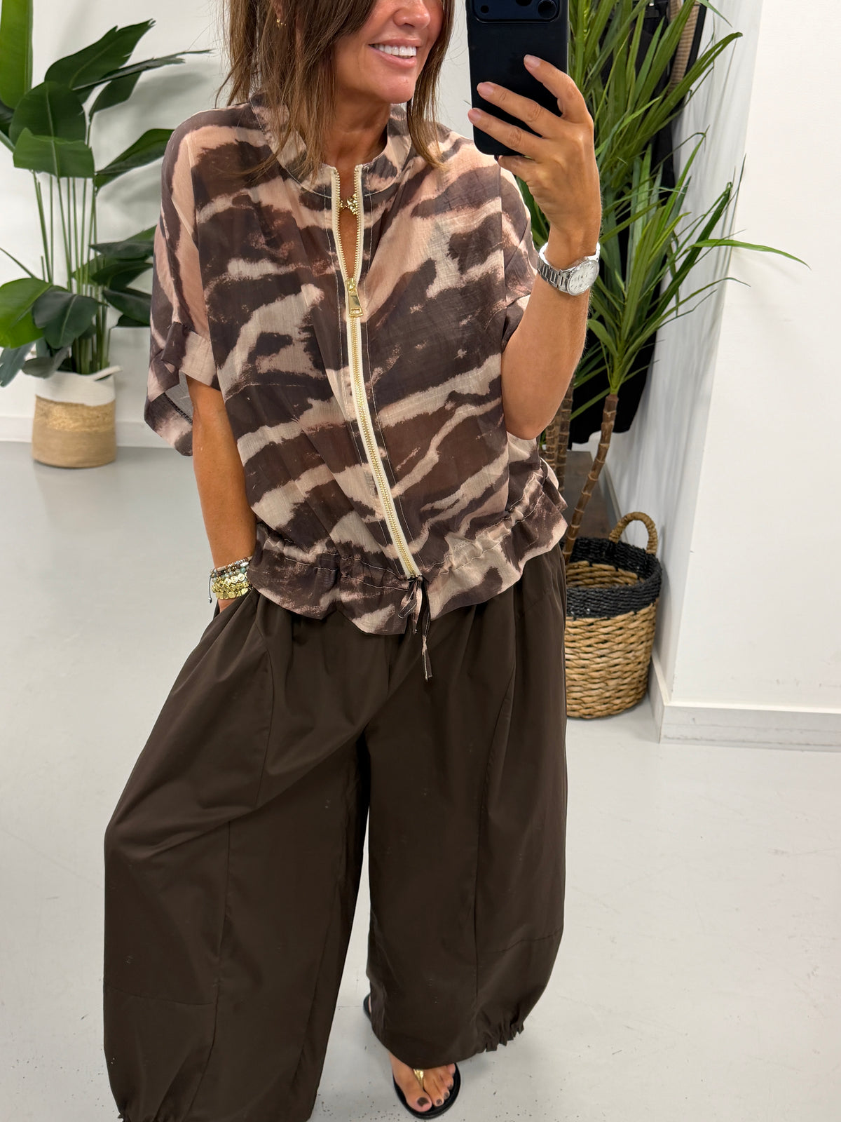 The Urban Ruched Hem Barrel Trouser - Chocolate