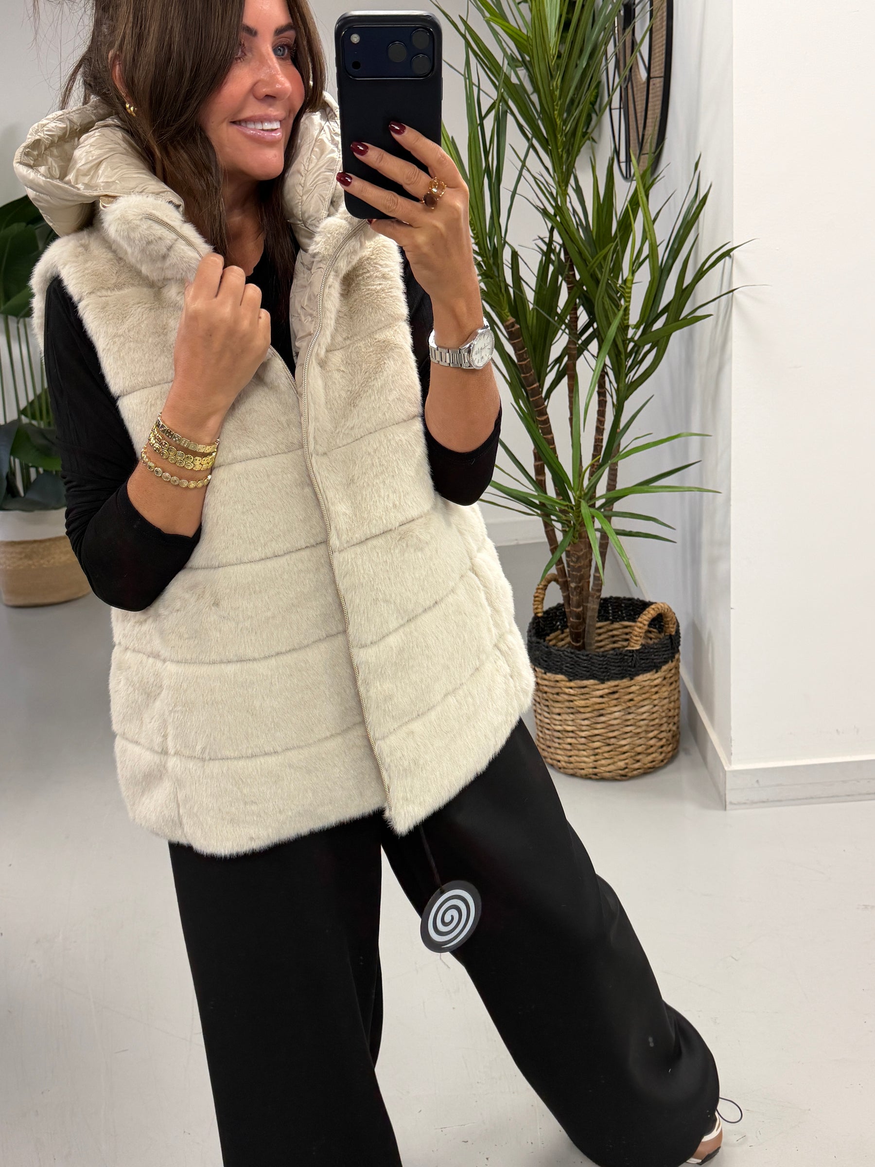 Fly Faux Fur Hooded Giilet  - Cream