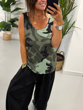 Ribbed Camo Vest - Khaki