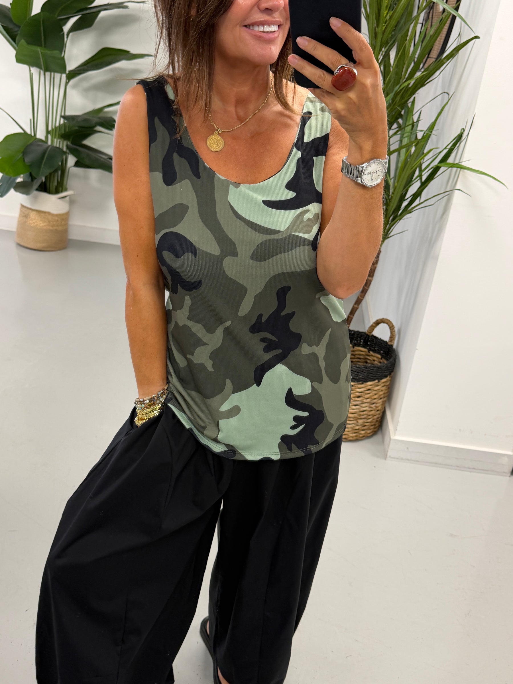 Ribbed Camo Vest - Khaki