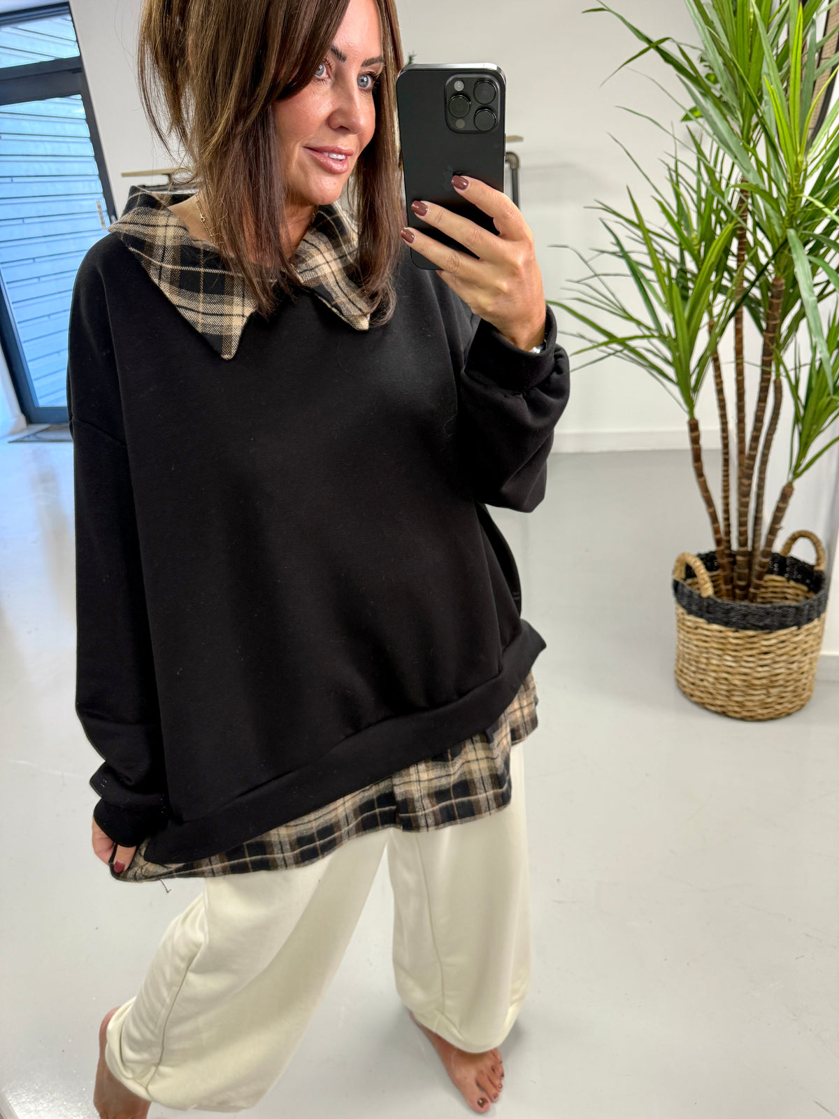The “Check” Sweat - Black