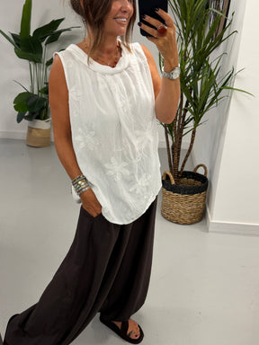 Reverse Collar Embroidered Tunic - White