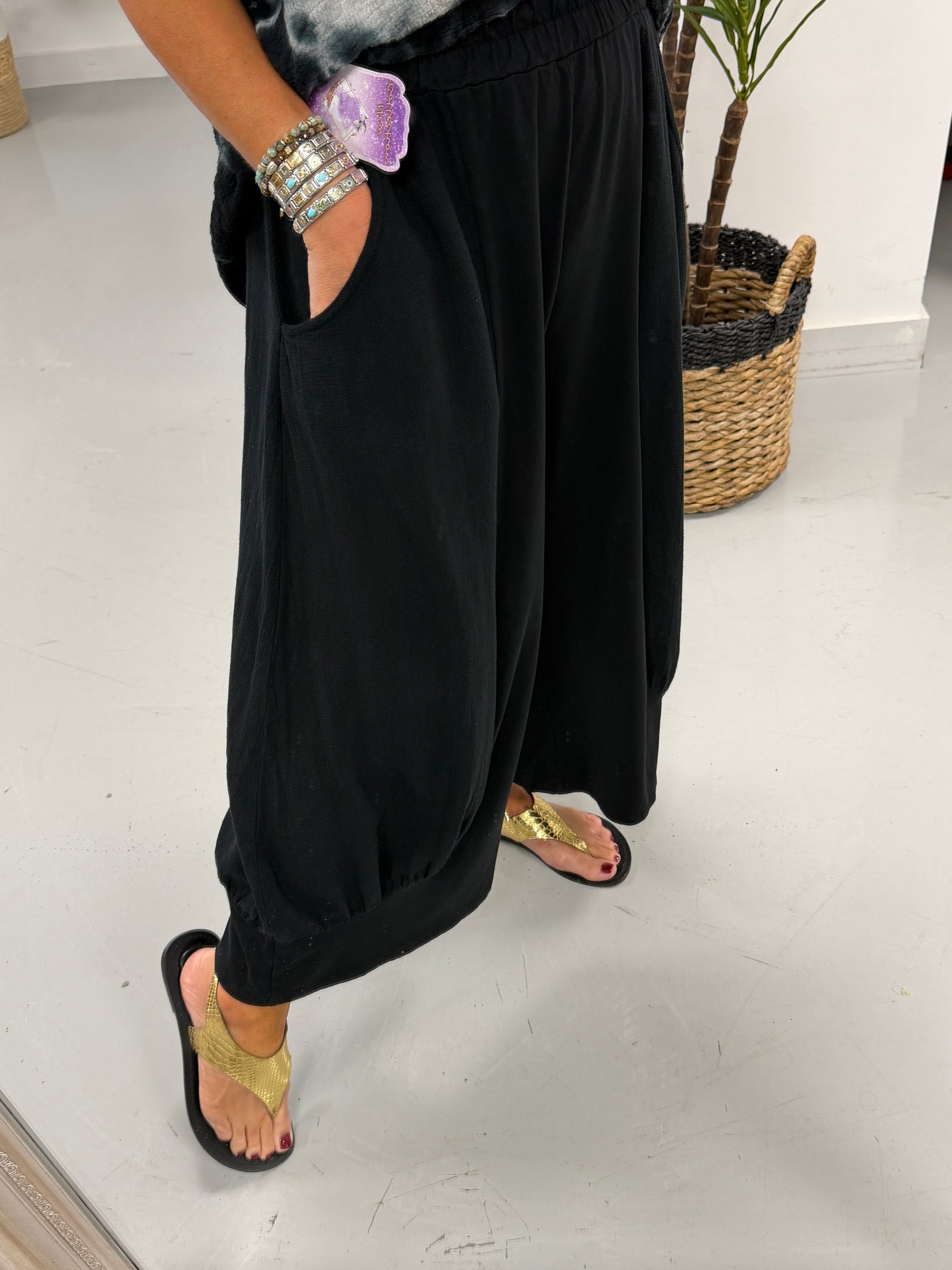 Sahara Cropped Pants - Black