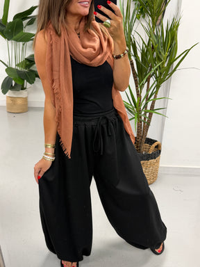 The Soft Touch Balloon Joggers - Black