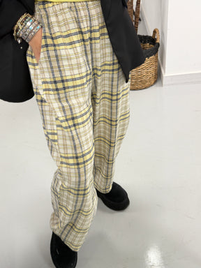 The Chester Checkered Barrel Trousers - Lemon