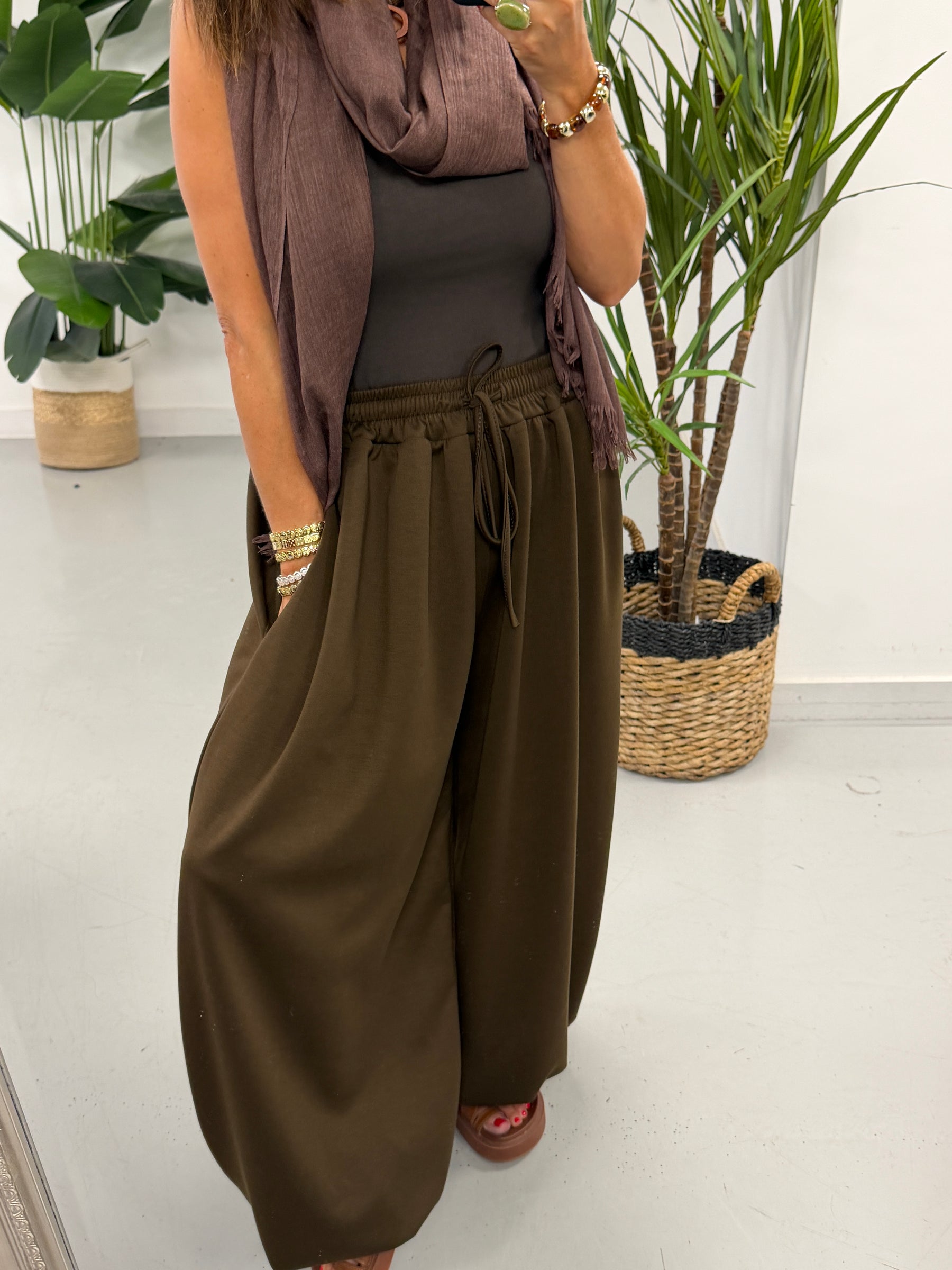 The Soft Touch Balloon Joggers - Chocolate