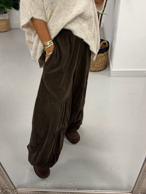 The Tiered Balloon Needlecord Trousers - Chocolate