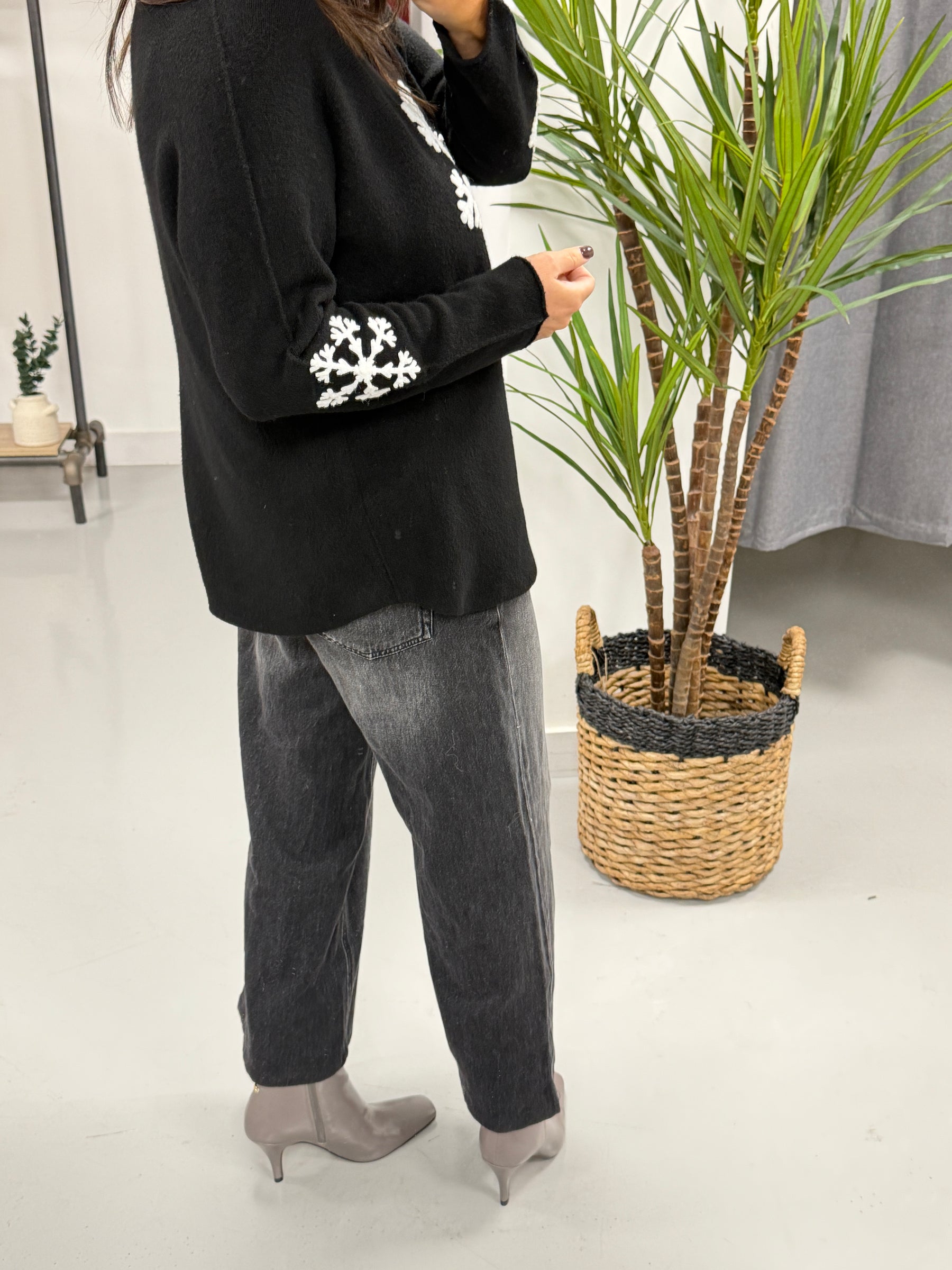 Snow Flake Soft Knit - Black