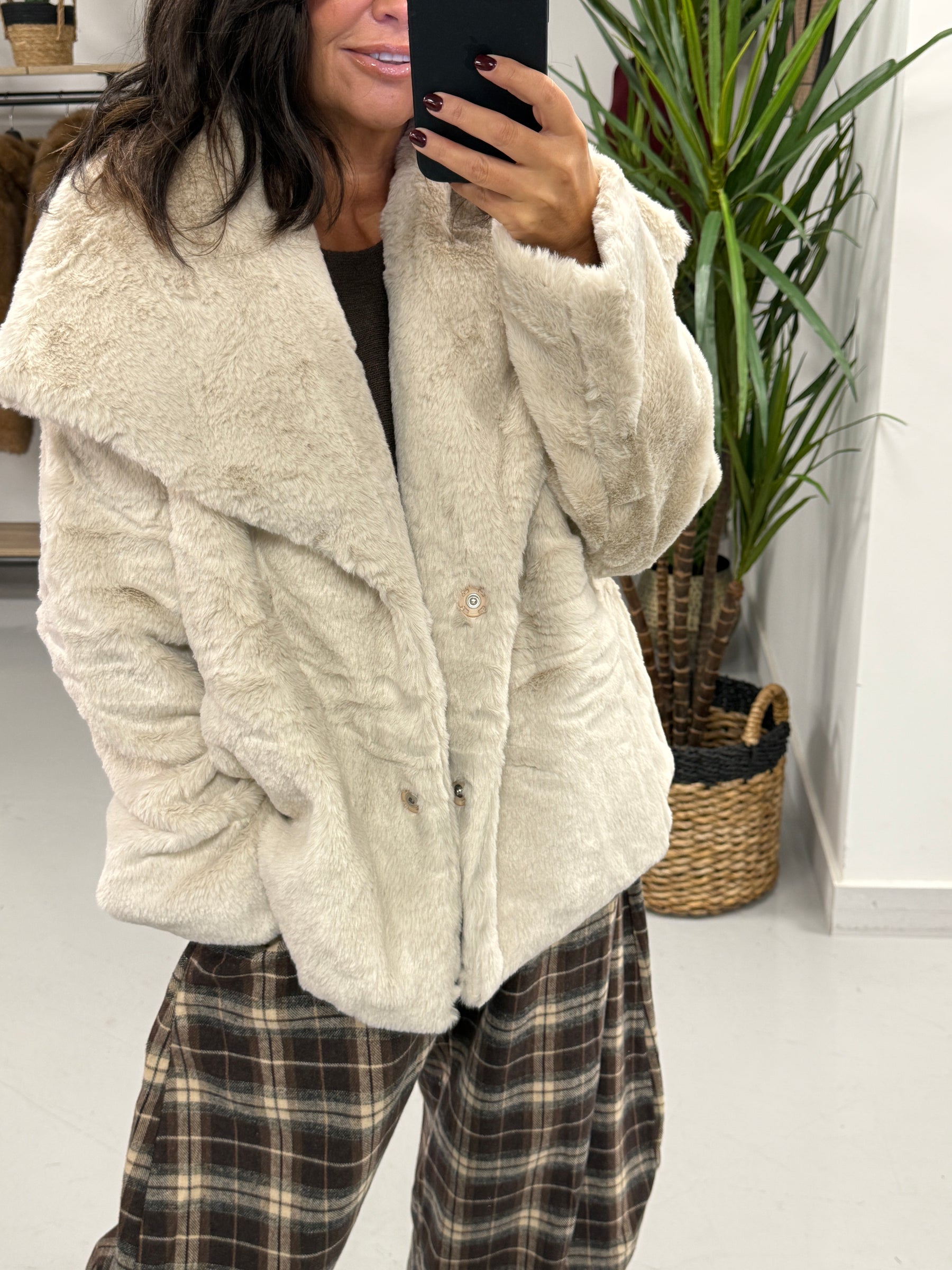 The Safron Faux Fur Coat - Cream