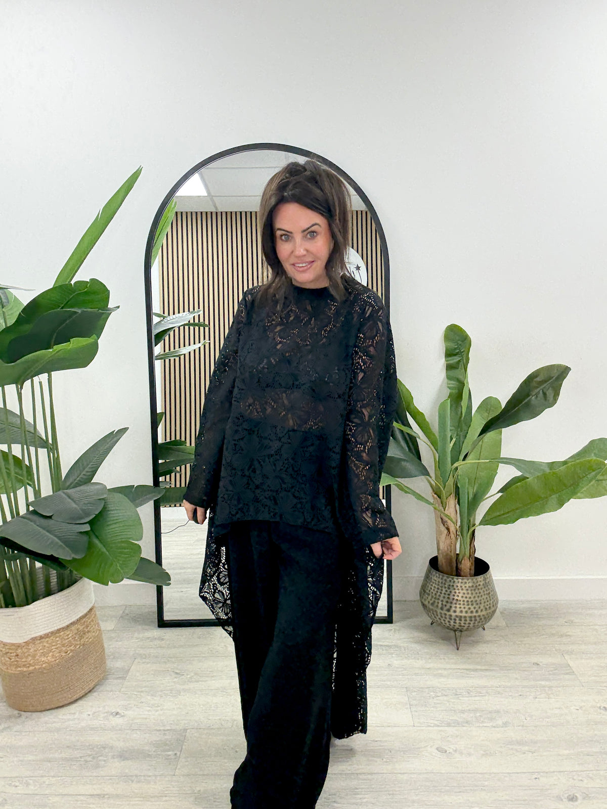 The Premium Parisian Hi Low Lace - Black