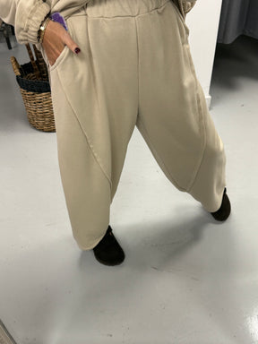 The Deluxe Weekend Collection
 Jersey Joggers - Stone